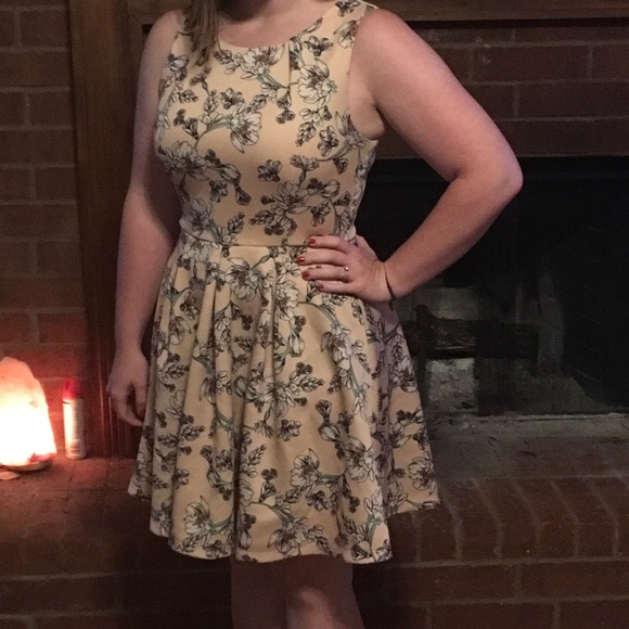 Floral dress - Picture 1 of 4
